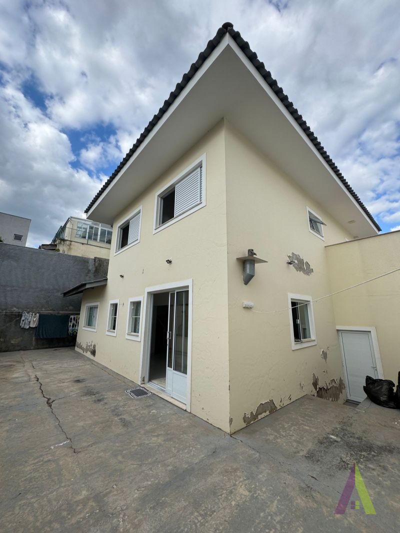 Casa em Condomínio no bairro Vila Santa Rosália em SÃO ROQUE
