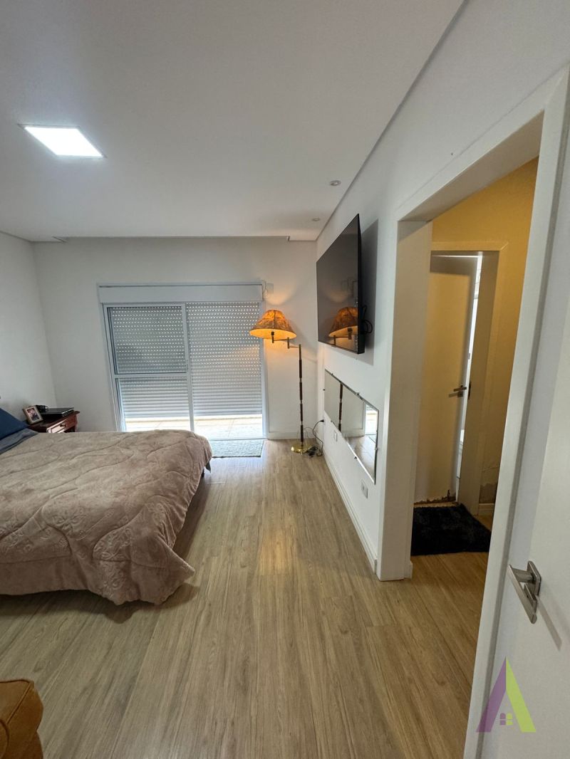 Casa em Condomínio no bairro Vila Santa Rosália em SÃO ROQUE