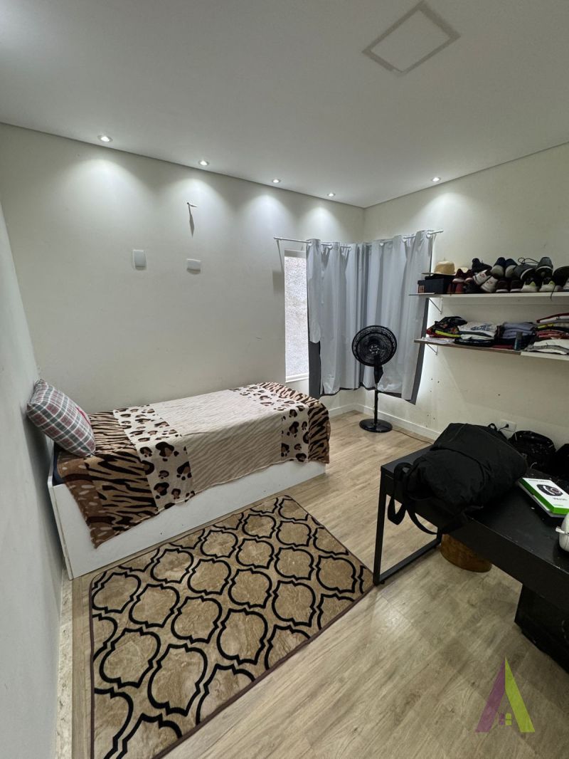 Casa em Condomínio no bairro Vila Santa Rosália em SÃO ROQUE