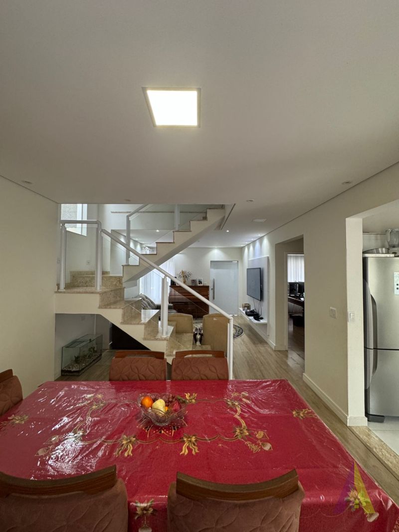 Casa em Condomínio no bairro Vila Santa Rosália em SÃO ROQUE