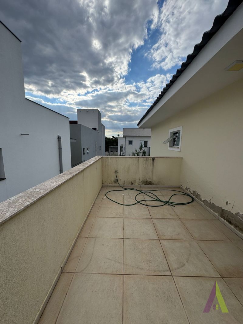 Casa em Condomínio no bairro Vila Santa Rosália em SÃO ROQUE