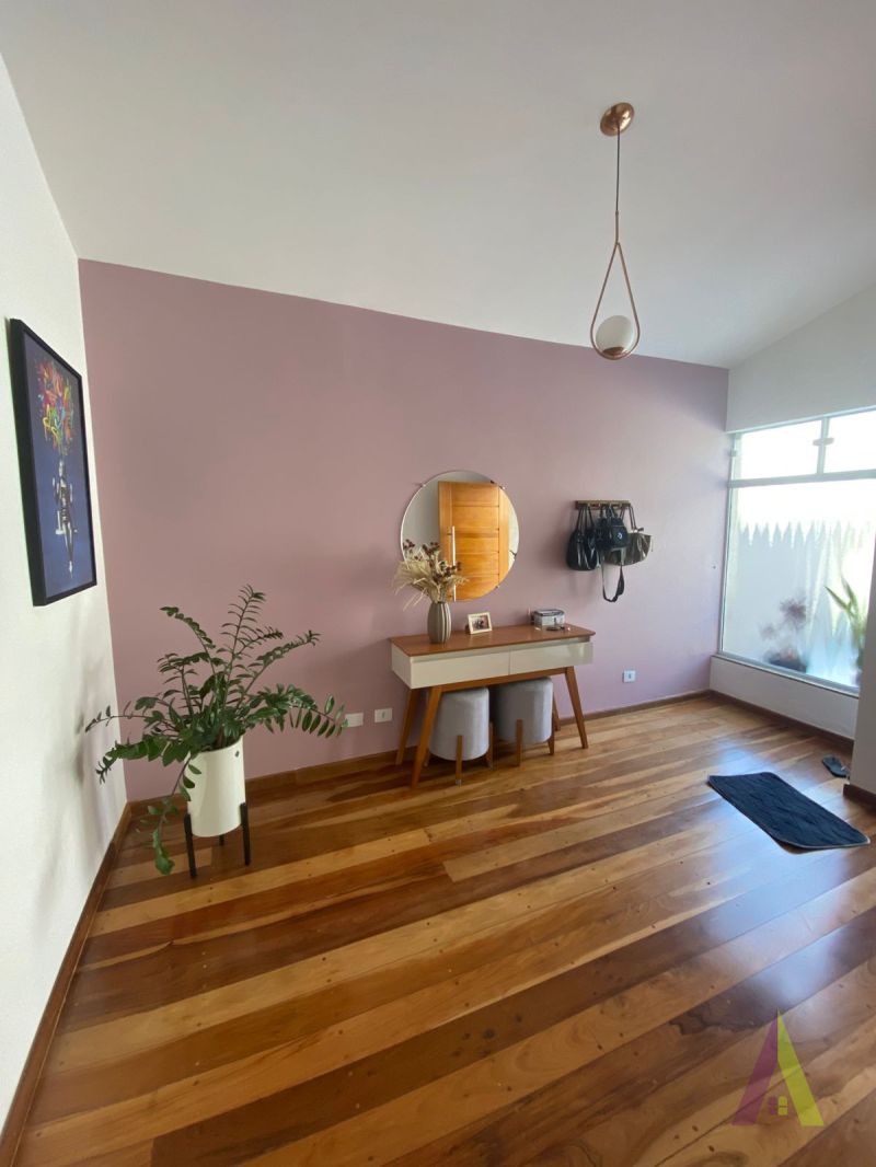Casa em Condômino Fechado de São Roque!