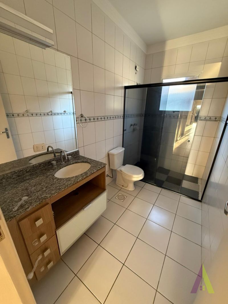 Casa em Condomínio Fechado de São Roque! 