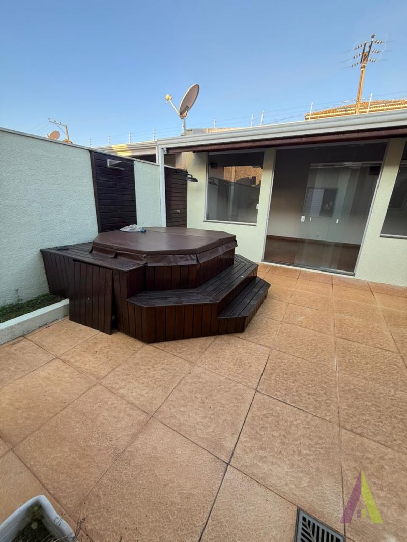 Casa em Condomínio Fechado de São Roque! 