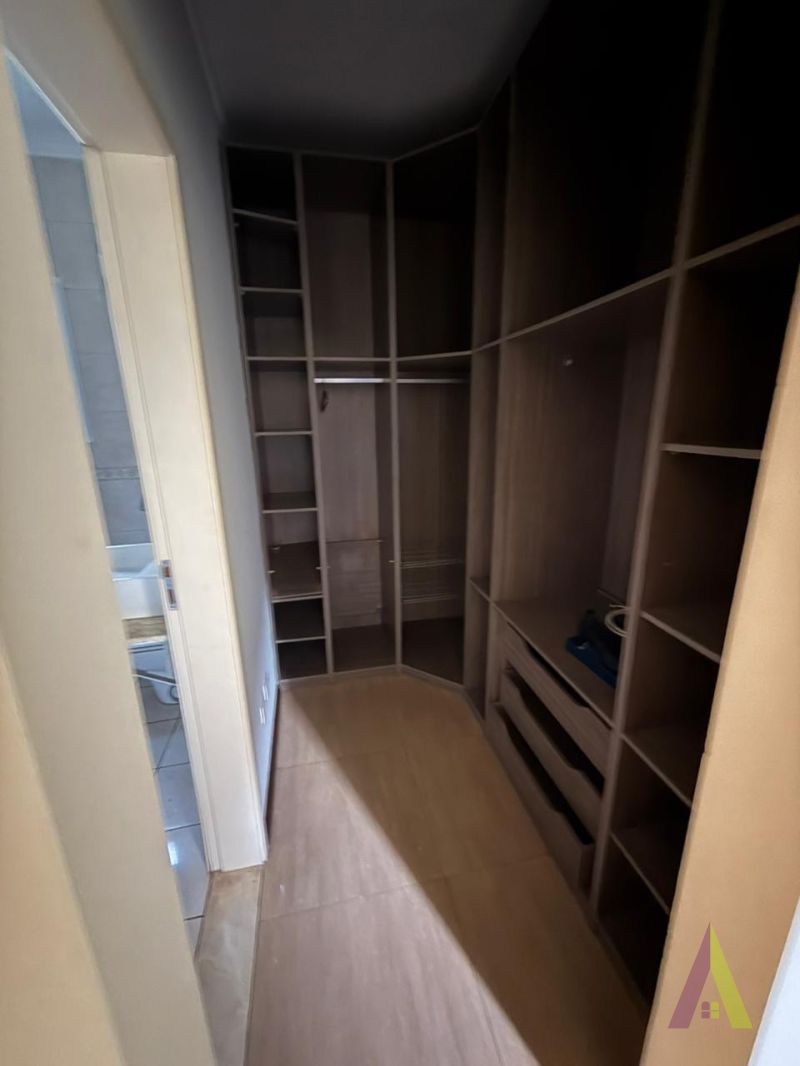 Casa em Condomínio Fechado de São Roque! 