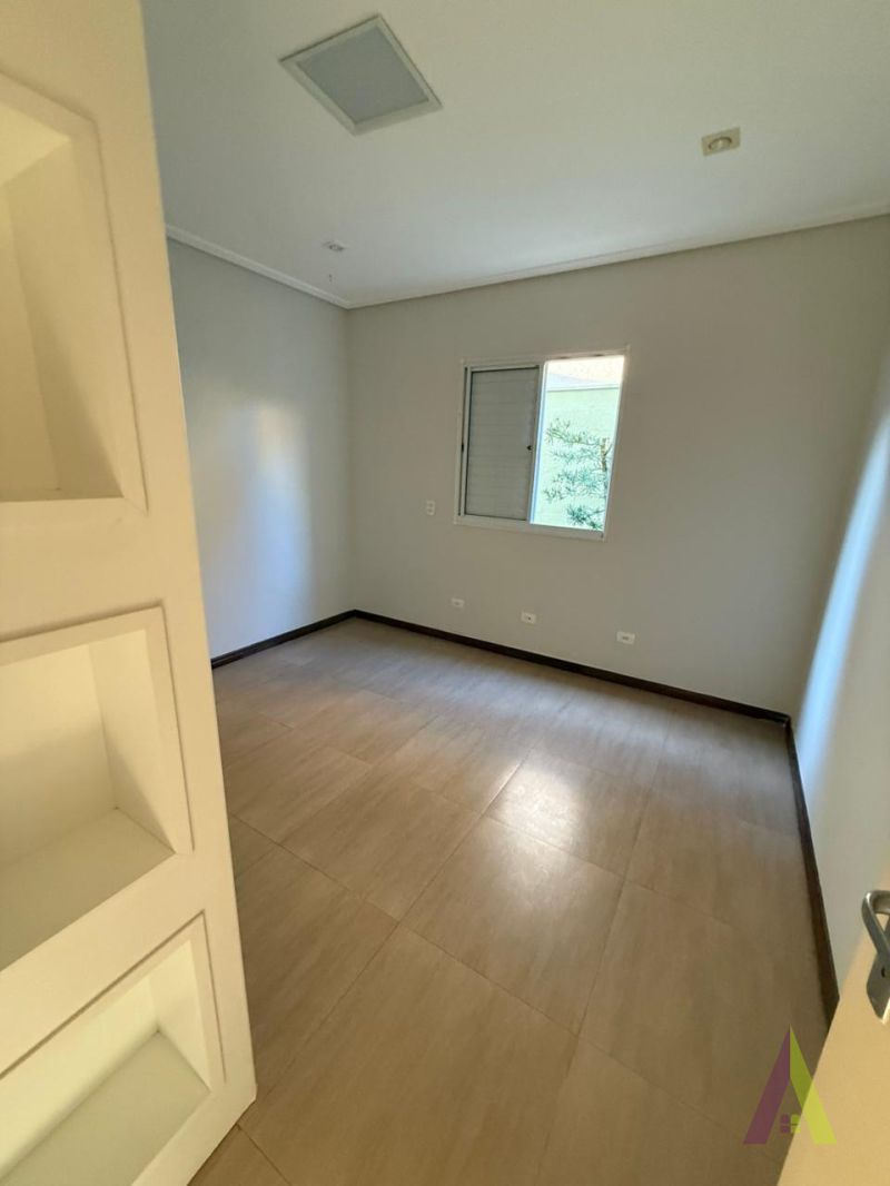 Casa em Condomínio Fechado de São Roque! 