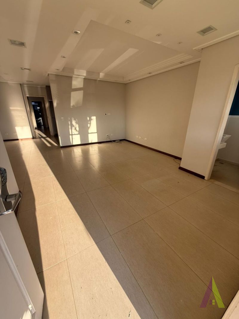 Casa em Condomínio Fechado de São Roque! 