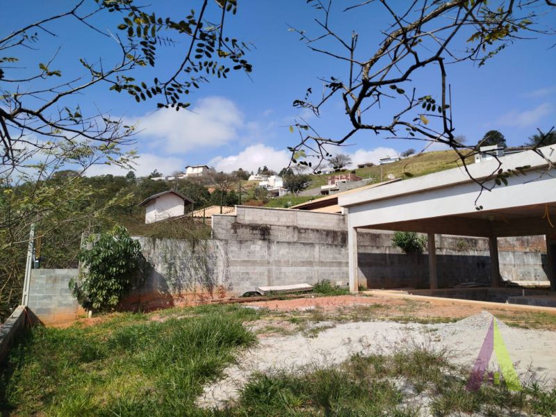 Casa em Condomínio de Alto Padrão em São Roque!