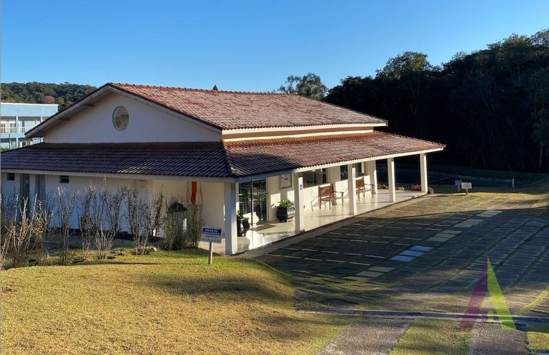 Sobrado de Alto Padrão em Condomínio Fechado de São Roque!