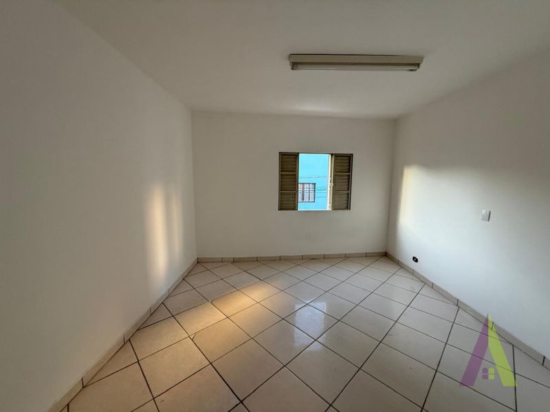 Sala Comercial no Centro de São Roque!