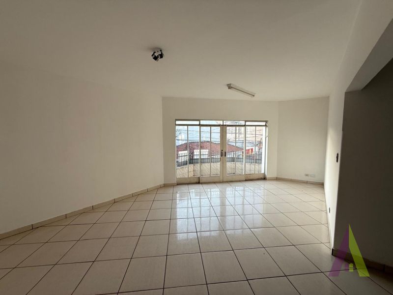 Sala Comercial no Centro de São Roque!