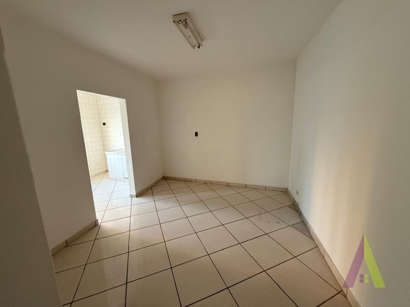 Sala Comercial no Centro de São Roque!