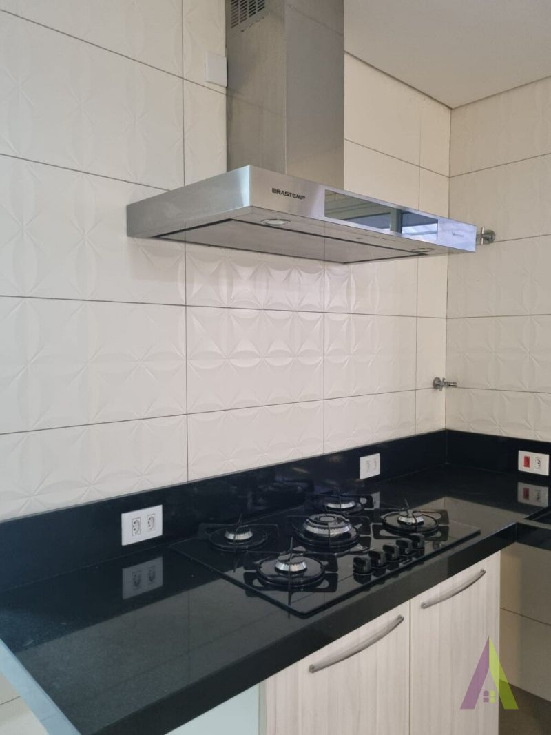 Sobrado em Condomínio de Alto Padrão em São Roque!