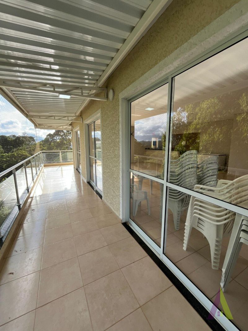 Casa Térrea em Condomínio Fechado de Marinque!