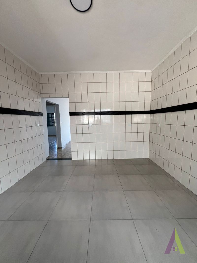 Casa Térrea em Bairro Tradicional de São Roque!