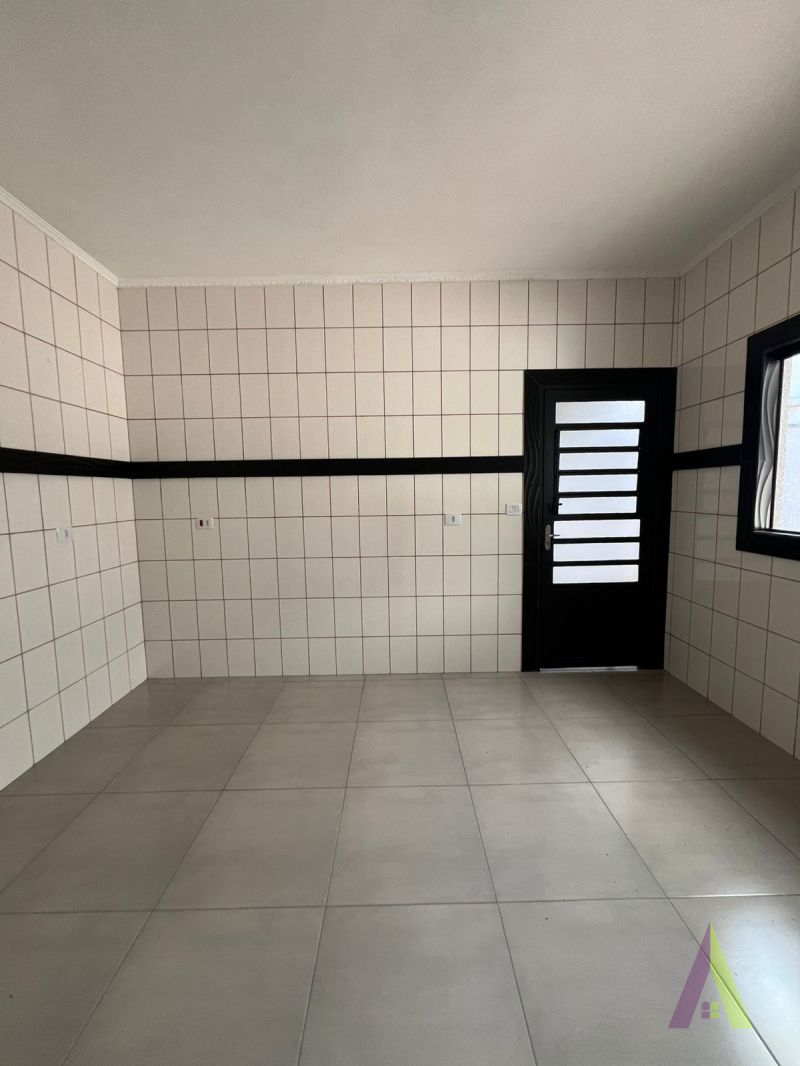 Casa Térrea em Bairro Tradicional de São Roque!