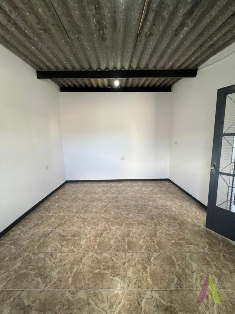 Casa Térrea em Bairro Tradicional de São Roque!