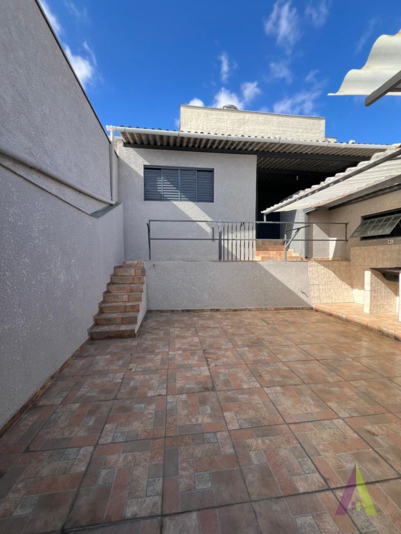 Casa Térrea em Bairro Tradicional de São Roque!
