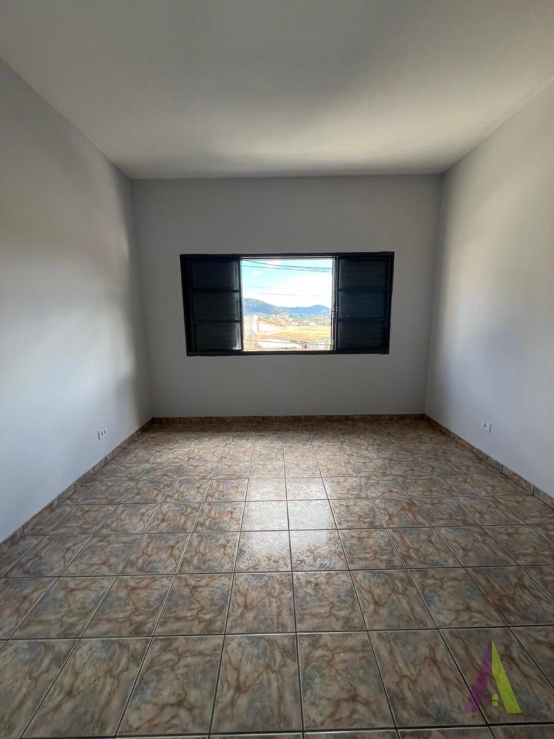 Casa Térrea em Bairro Tradicional de São Roque!