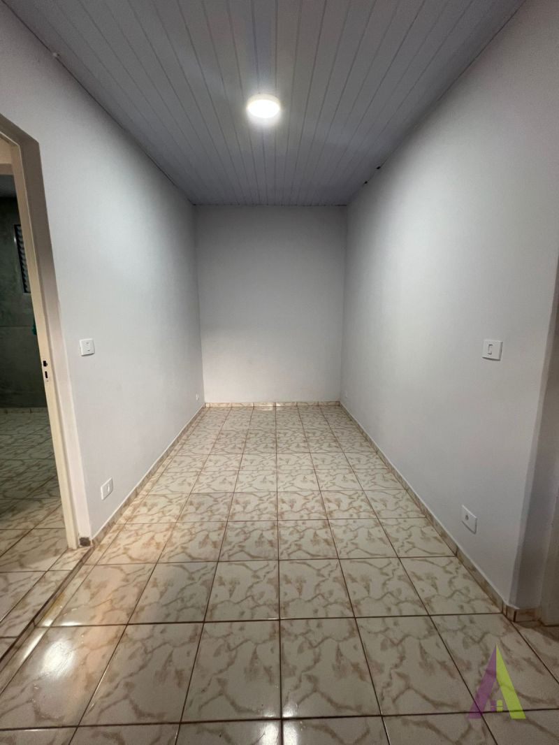 Casa Térrea em Bairro Tradicional de São Roque!