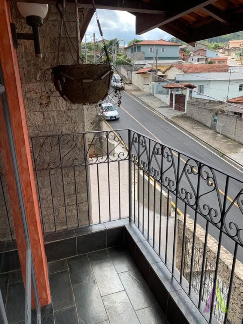 Sobrado em Bairro Tradicional de São Roque!