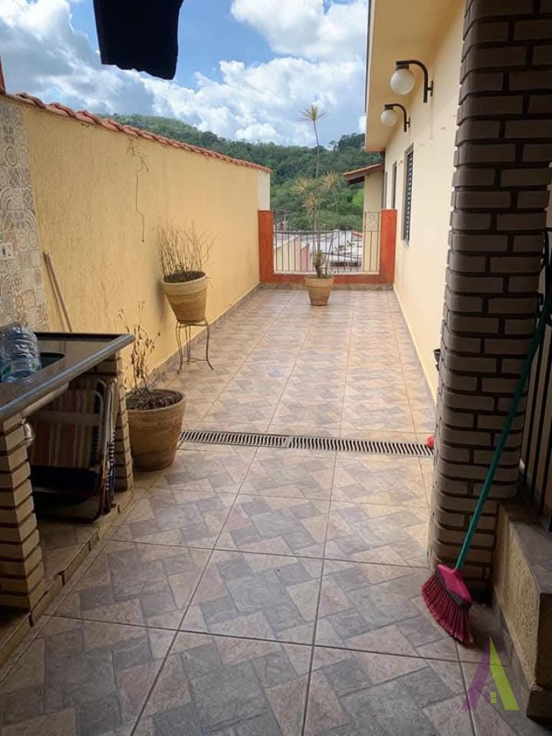 Sobrado em Bairro Tradicional de São Roque!
