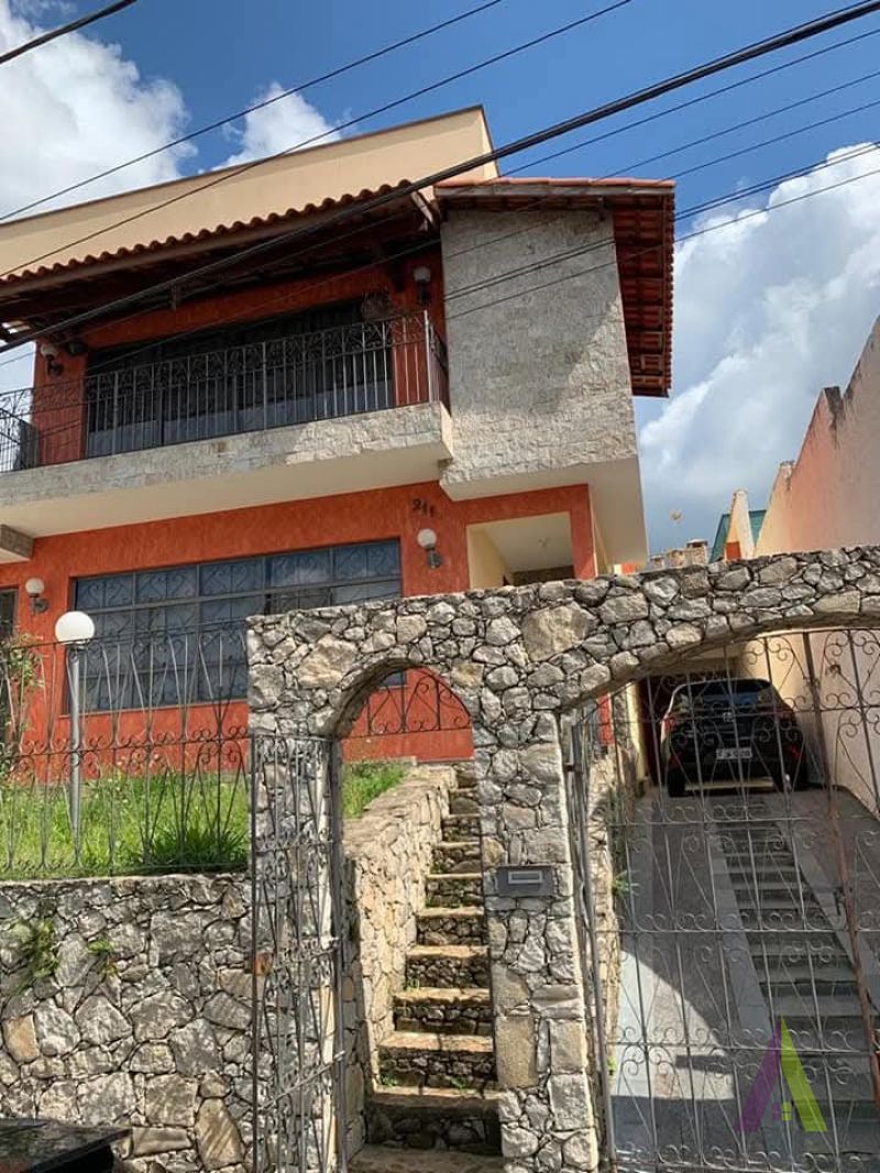Sobrado em Bairro Tradicional de São Roque!