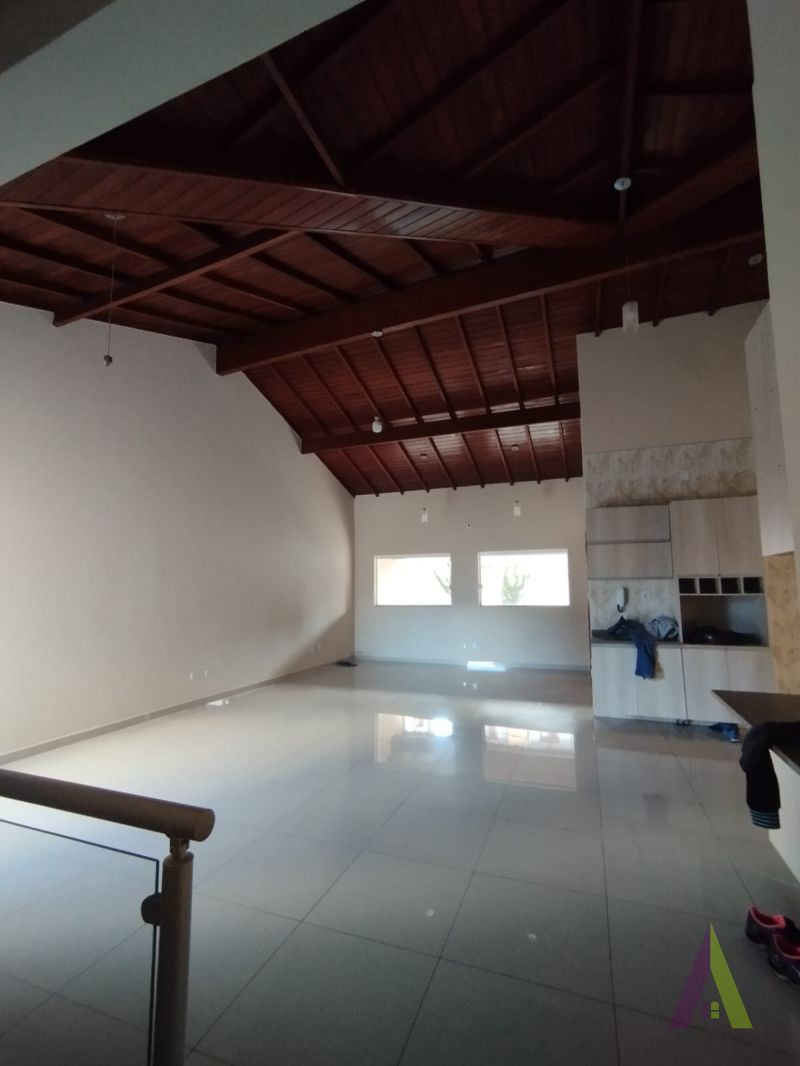 Sobrado em Bairro Tradicional de São Roque!