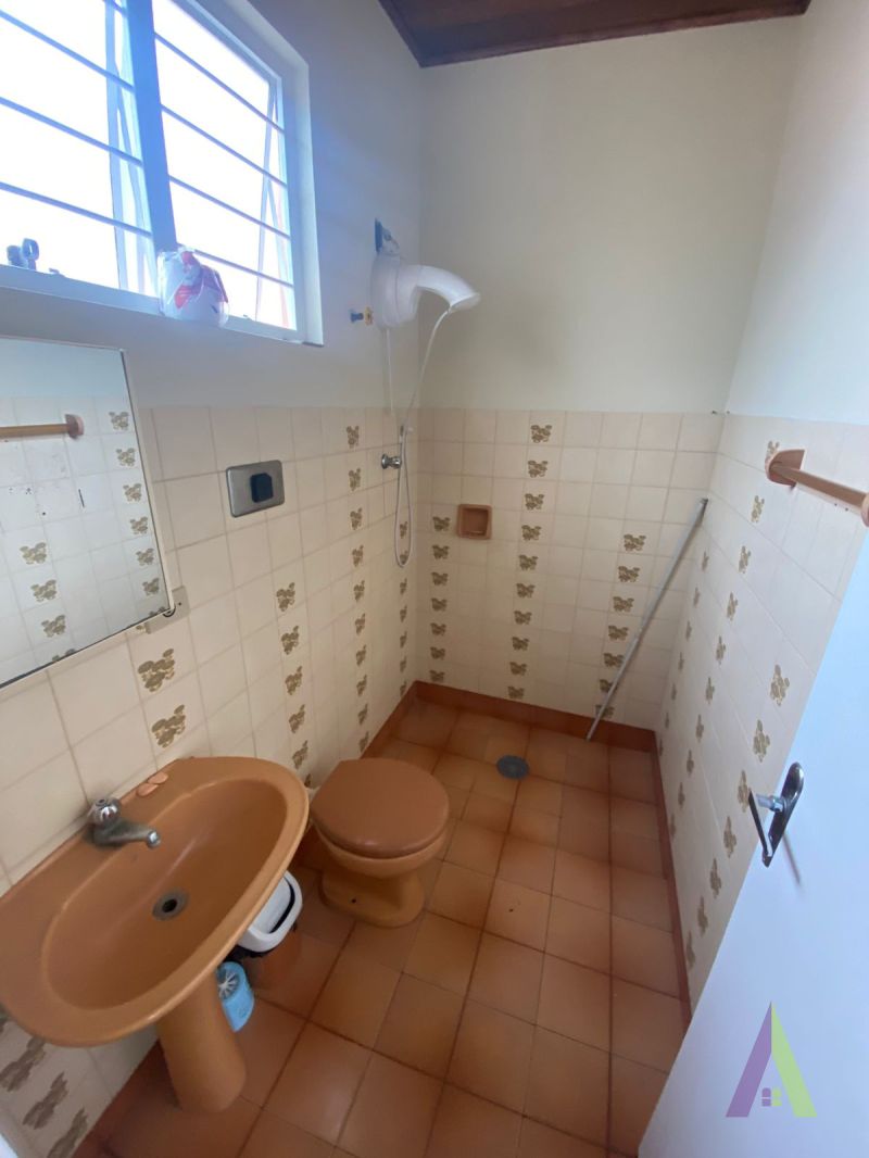 Casa Térrea no Centro de São Roque!