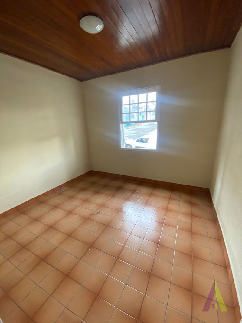 Casa Térrea no Centro de São Roque!