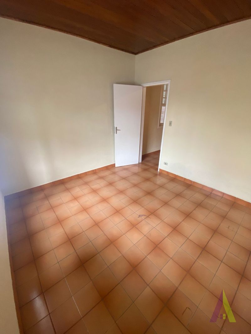 Casa Térrea no Centro de São Roque!