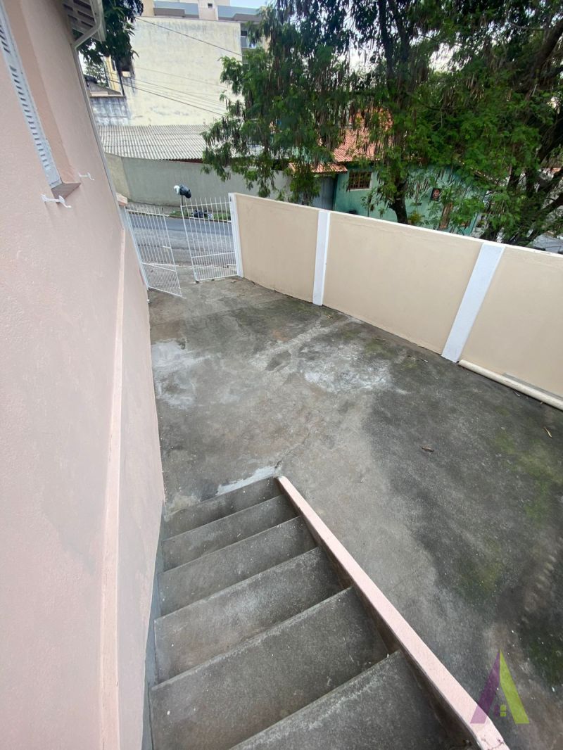 Casa Térrea no Centro de São Roque!