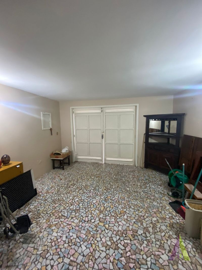 Casa Térrea em Bairro Tradicional de São Roque!