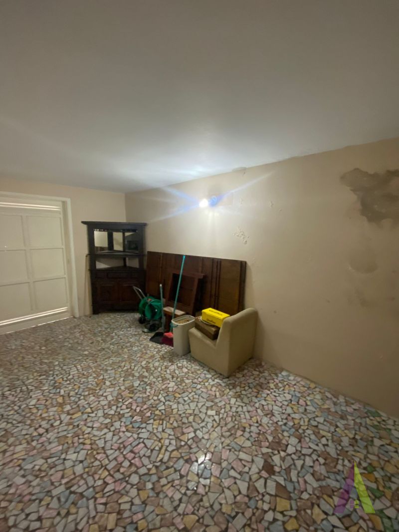 Casa Térrea em Bairro Tradicional de São Roque!