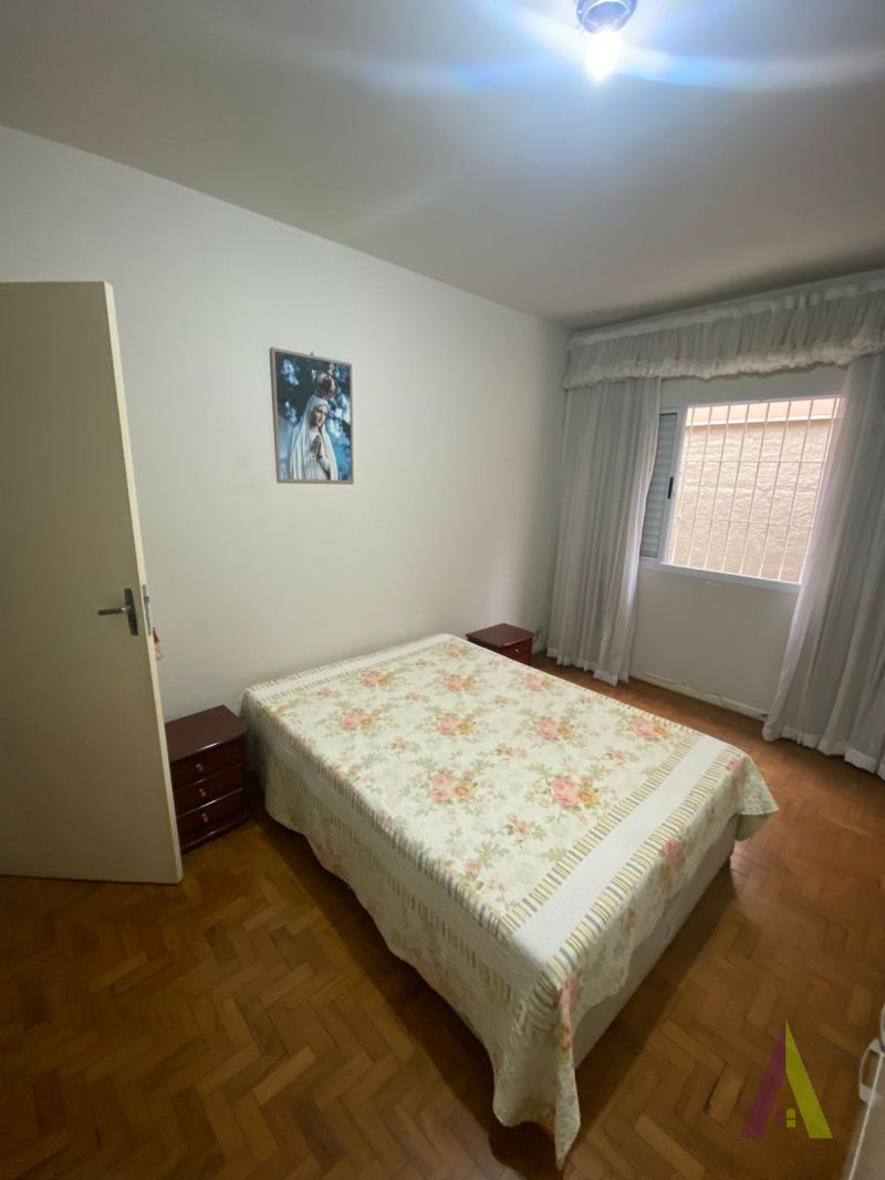 Casa Térrea em Bairro Tradicional de São Roque!