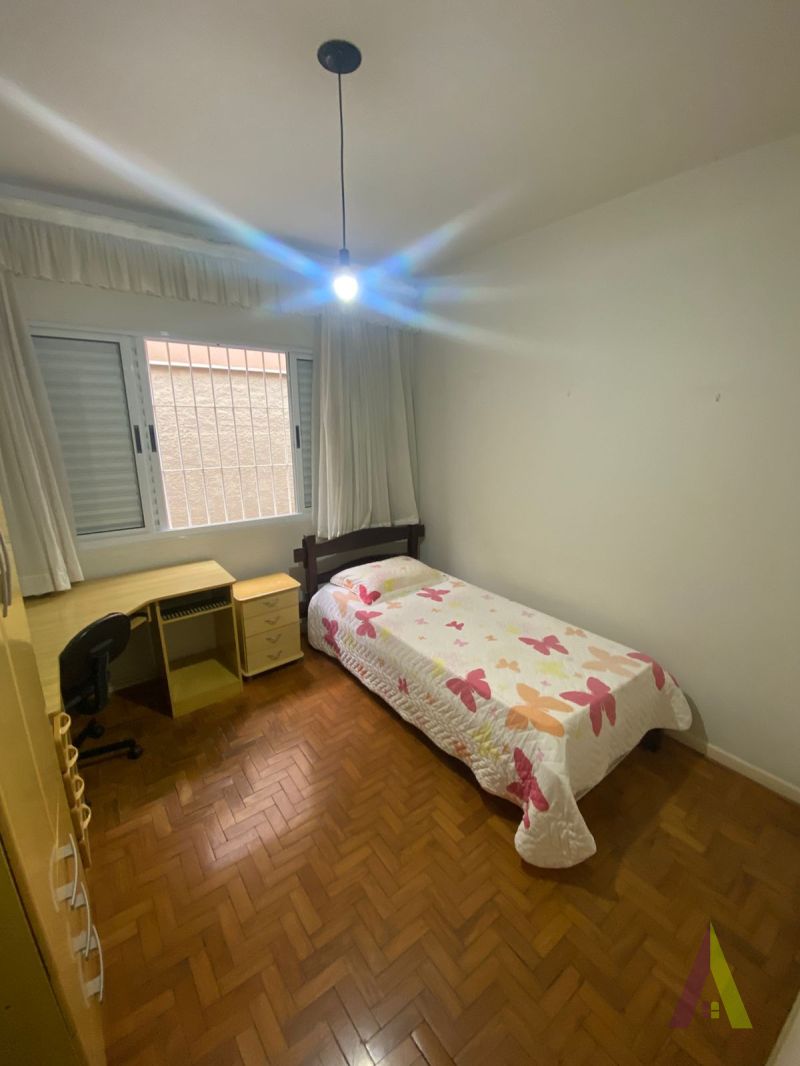 Casa Térrea em Bairro Tradicional de São Roque!