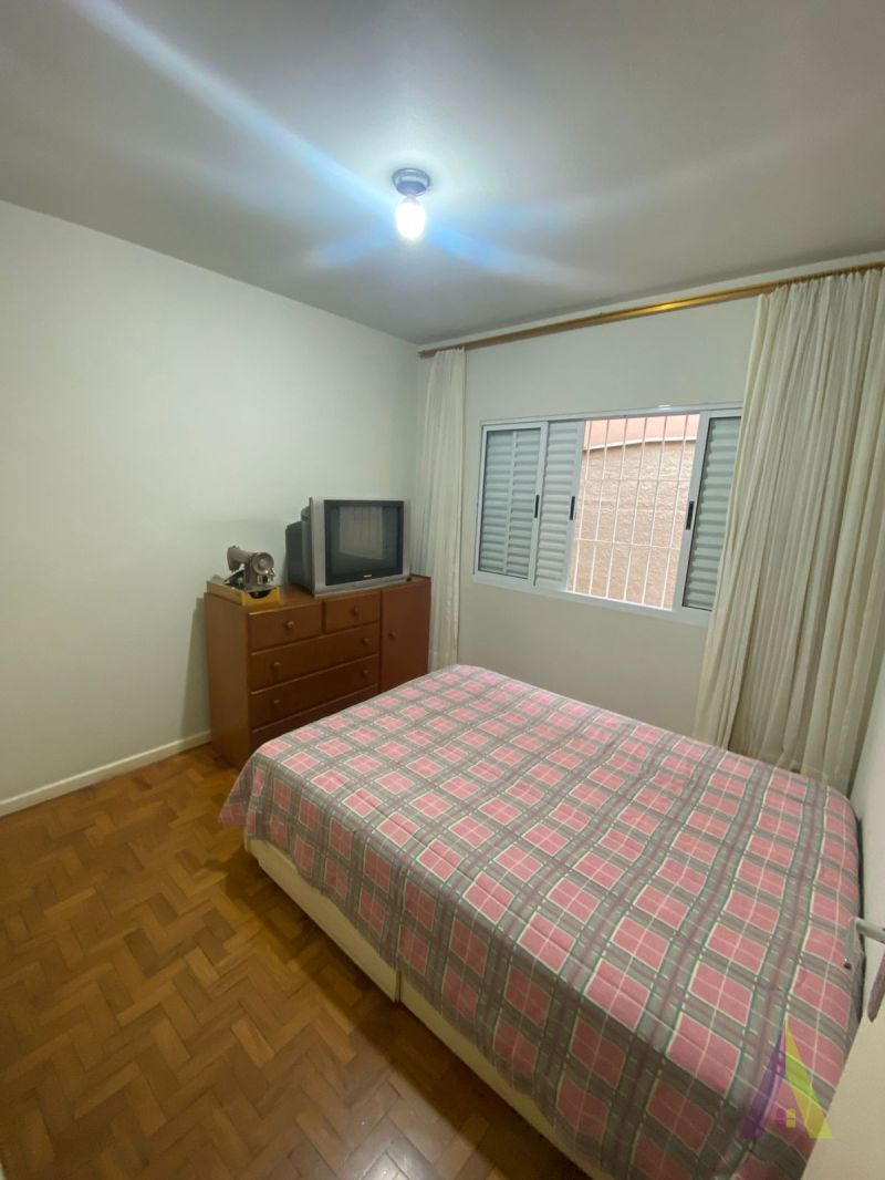 Casa Térrea em Bairro Tradicional de São Roque!