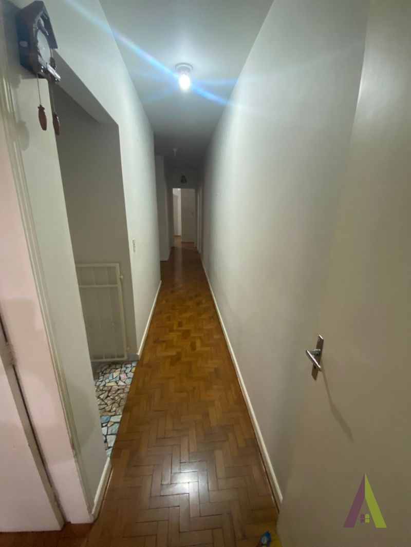 Casa Térrea em Bairro Tradicional de São Roque!