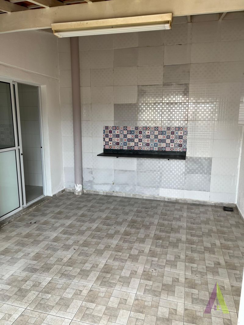Apartamento com Quintal no Centro de São Roque!