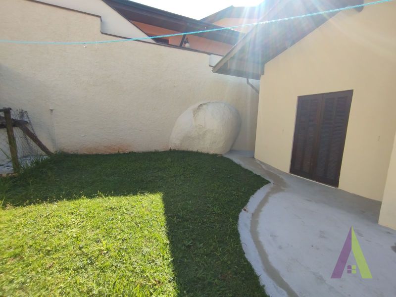 Casa em Condomínio Fechado de Alto Padrão em São Roque!