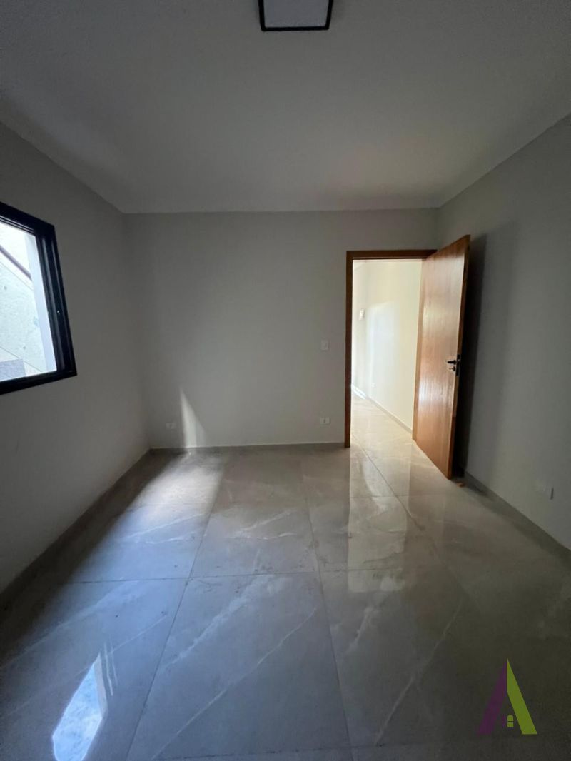 Casa Nova em Bairro Tradicional de São Roque!