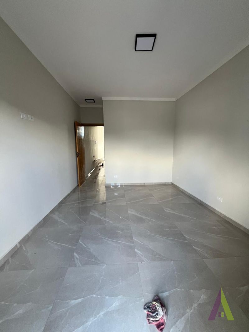 Casa Nova em Bairro Tradicional de São Roque!