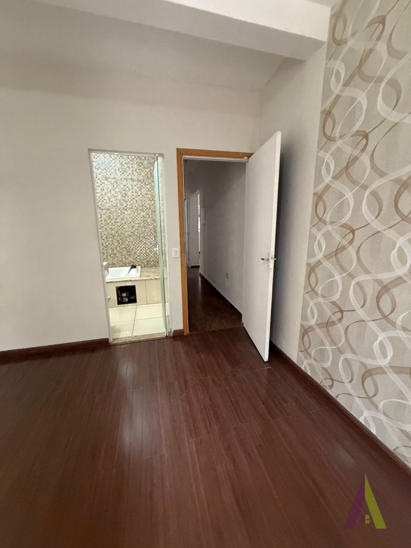 Casa Térrea sem Vaga de Garagem em São Roque!