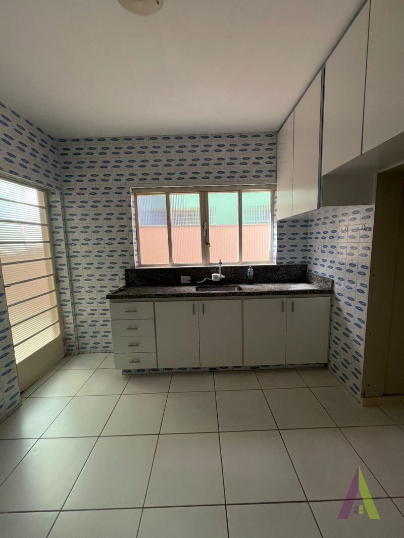 Sobrado em Bairro Nobre de São Roque!