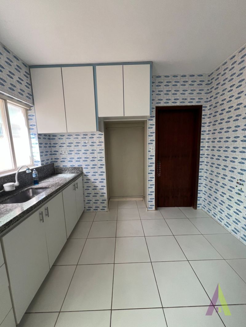Sobrado em Bairro Nobre de São Roque!