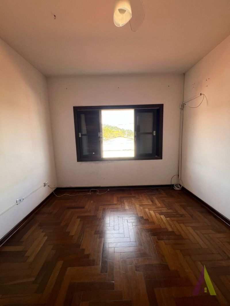 Sobrado em Bairro Nobre de São Roque!