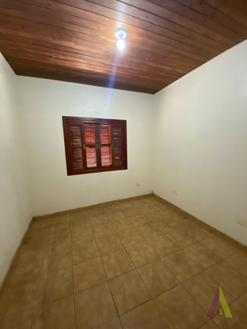 Casa no Centro de São Roque!
