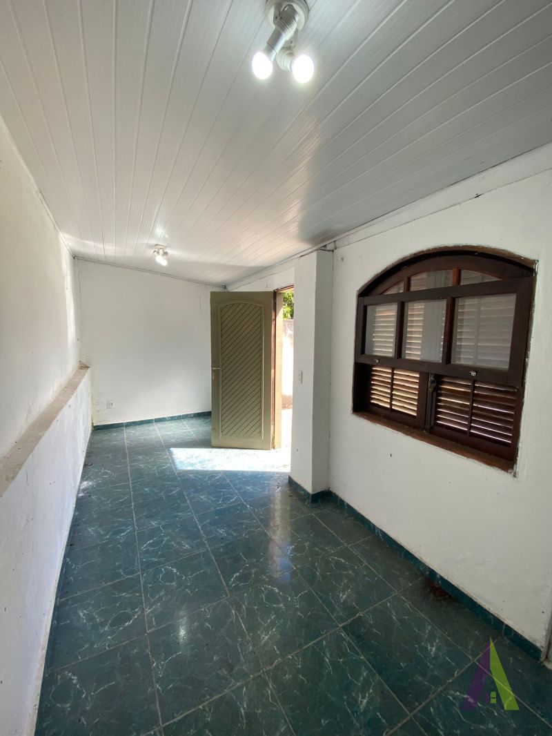 Casa no Centro de São Roque!