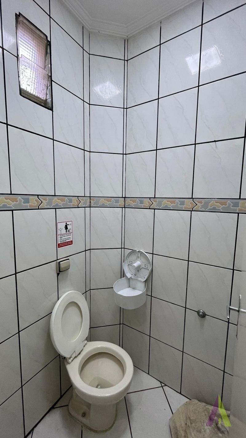 Prédio Comercial com 8 Salas no Centro de São Roque!