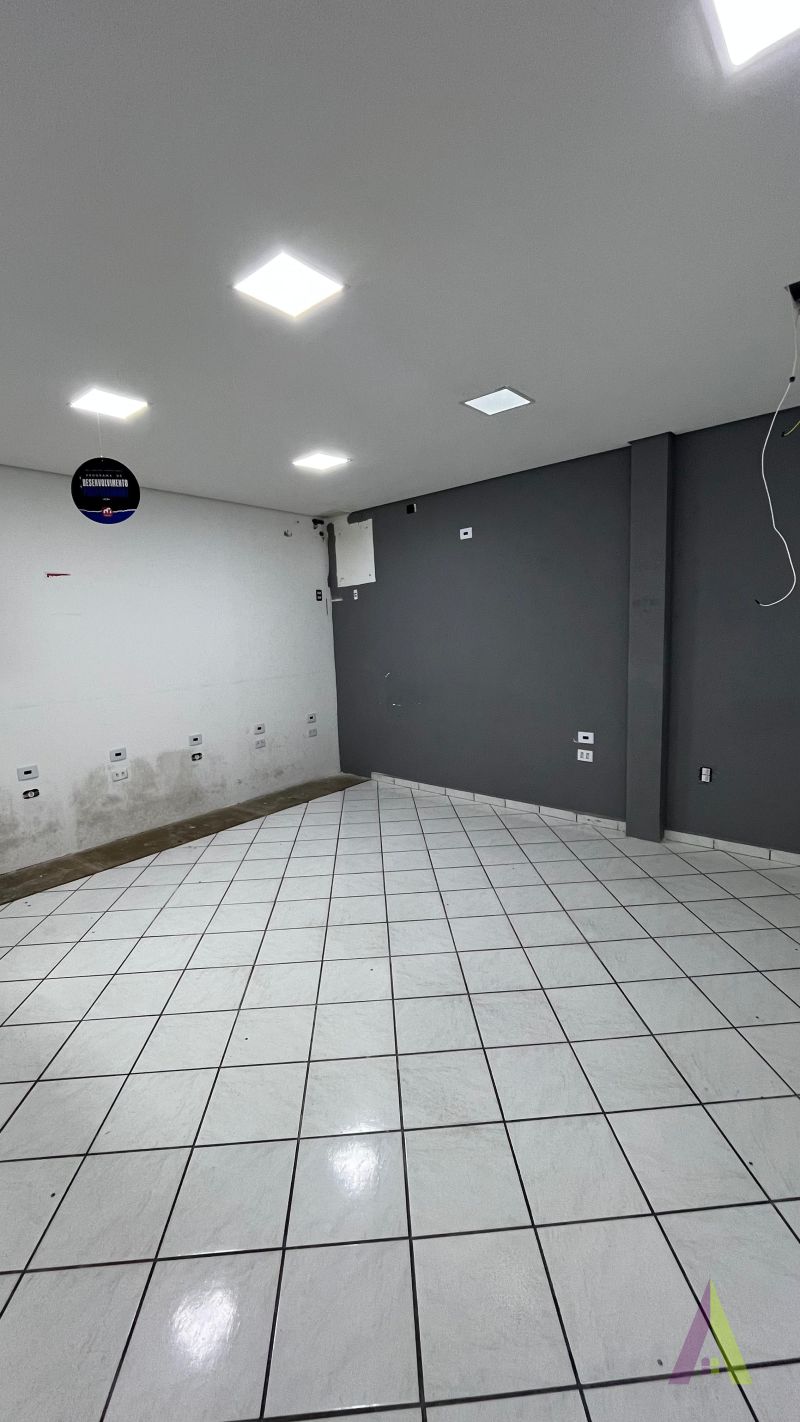 Prédio Comercial com 8 Salas no Centro de São Roque!